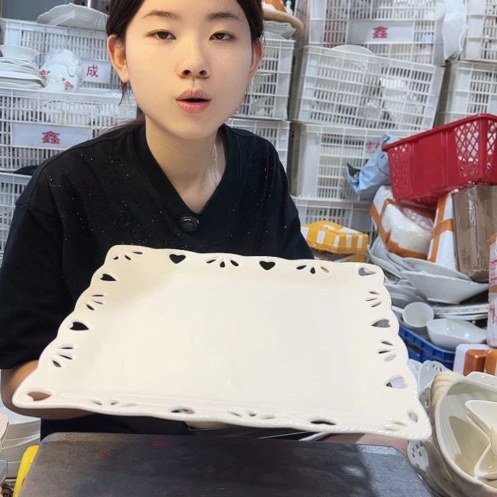 碟微瑕产品………镂空大号四方一个