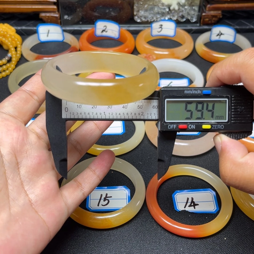 石英质玉（黄龙玉）未镶嵌手镯