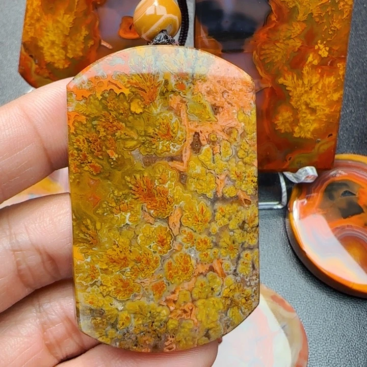 玛瑙/玉髓战国红未镶嵌问*堂