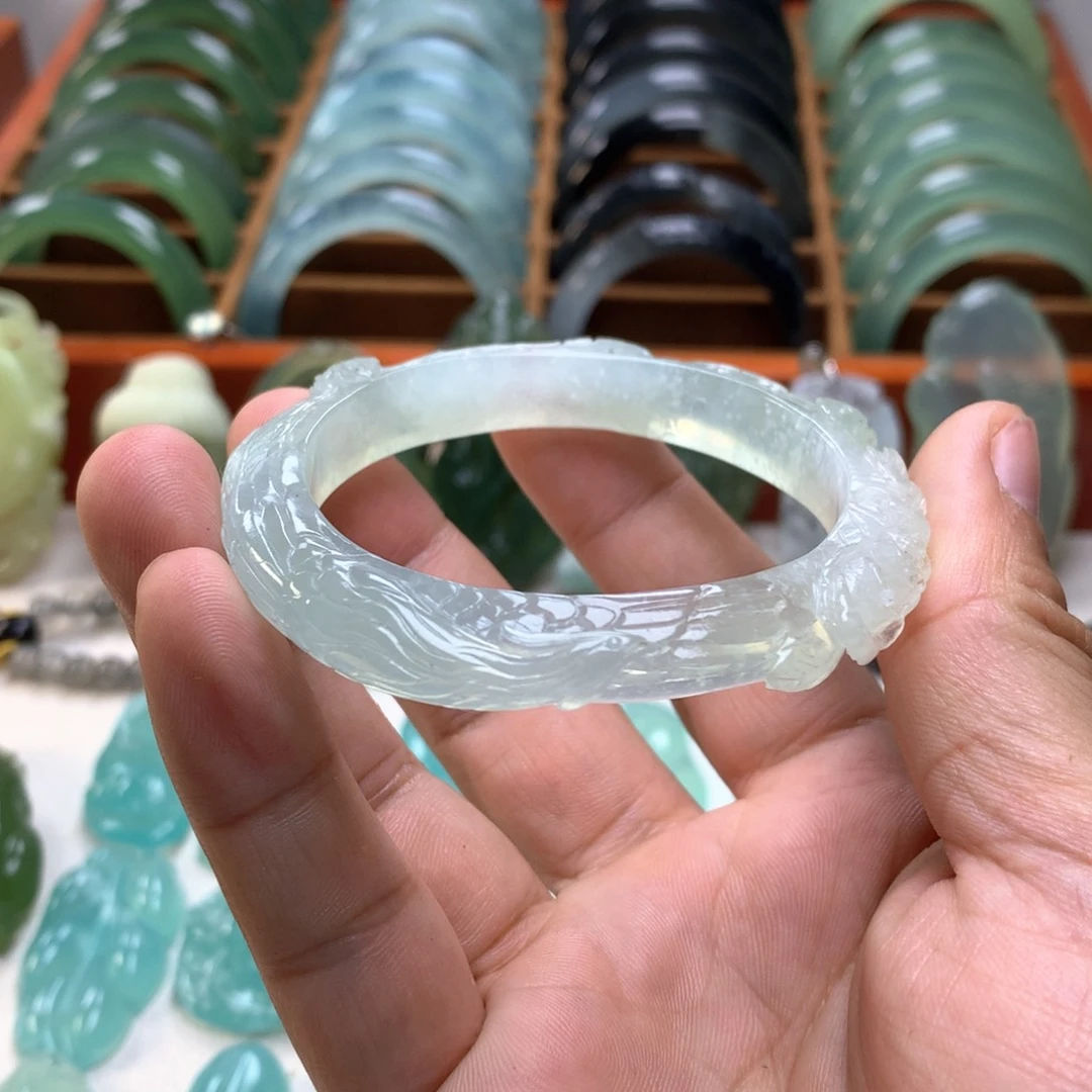 蛇纹石玉天青冻雕刻凤镯50-53口径未镶嵌