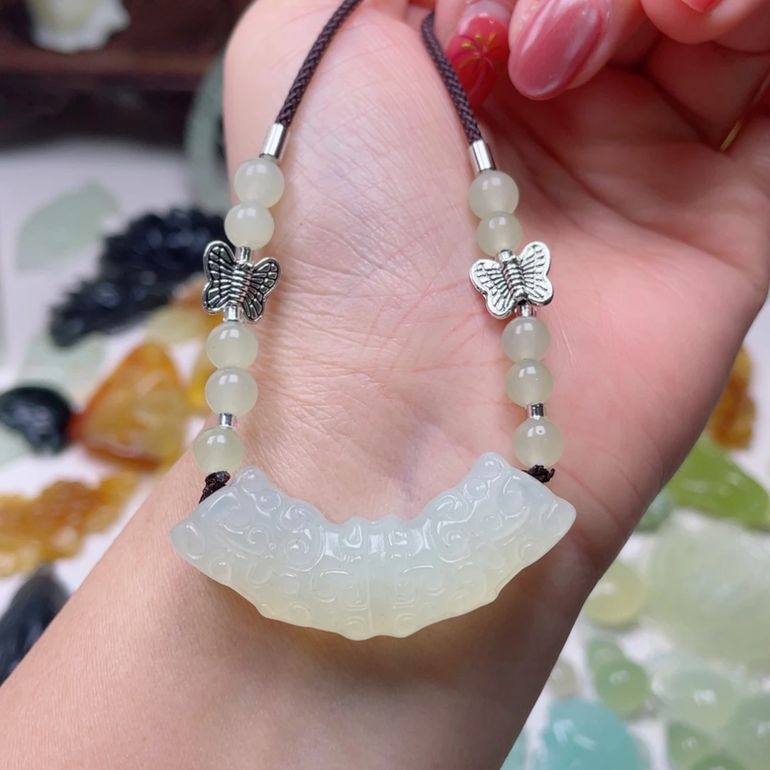 蛇纹石玉颈饰未镶嵌