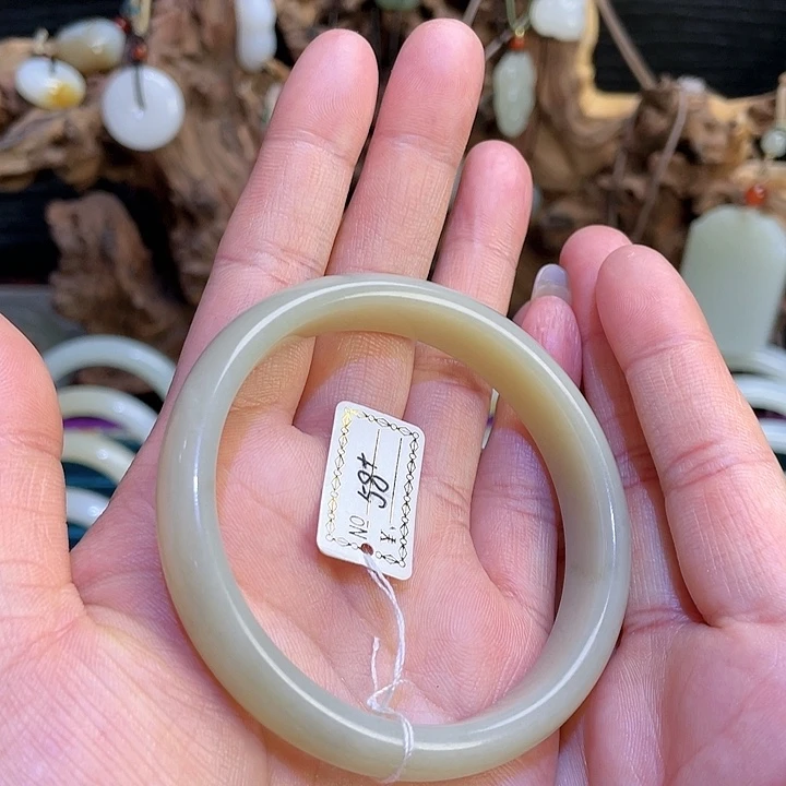 【闪购商品】和田玉手镯未镶嵌