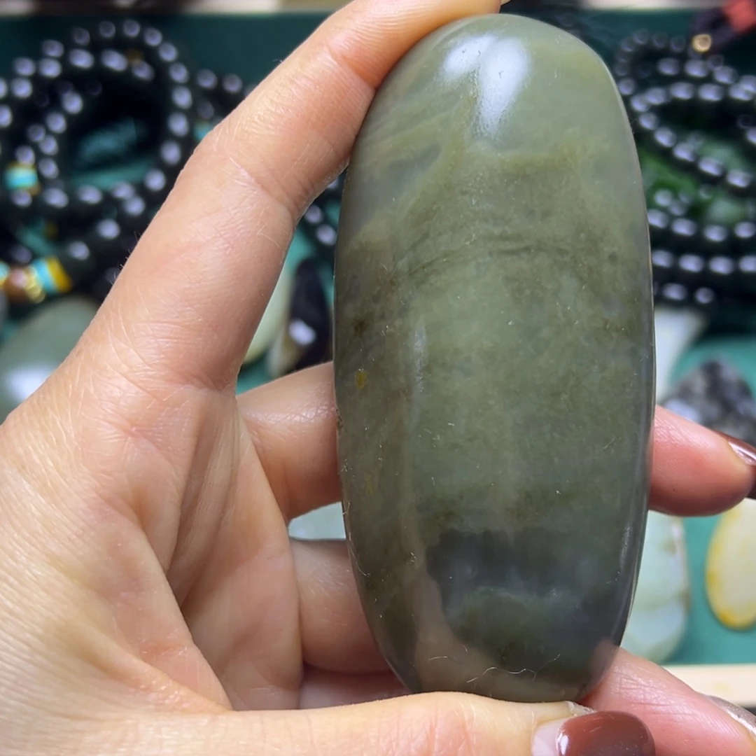 和田玉未镶嵌把件