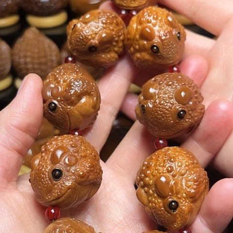 ও****橄榄核手串/手链金蟾一条