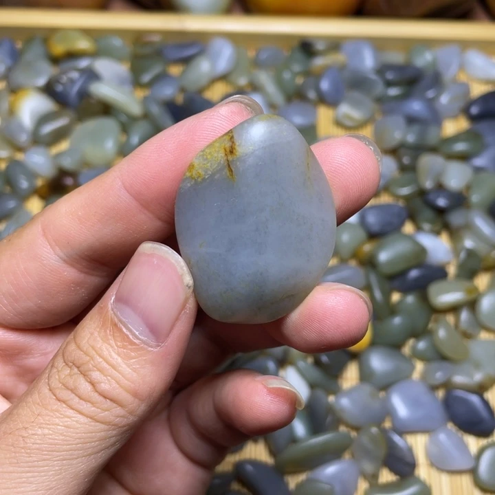 和田玉（糖玉）未镶嵌珠宝奇石