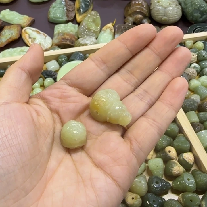 北***3岫岩河磨玉（透闪石质玉）未镶嵌颈饰