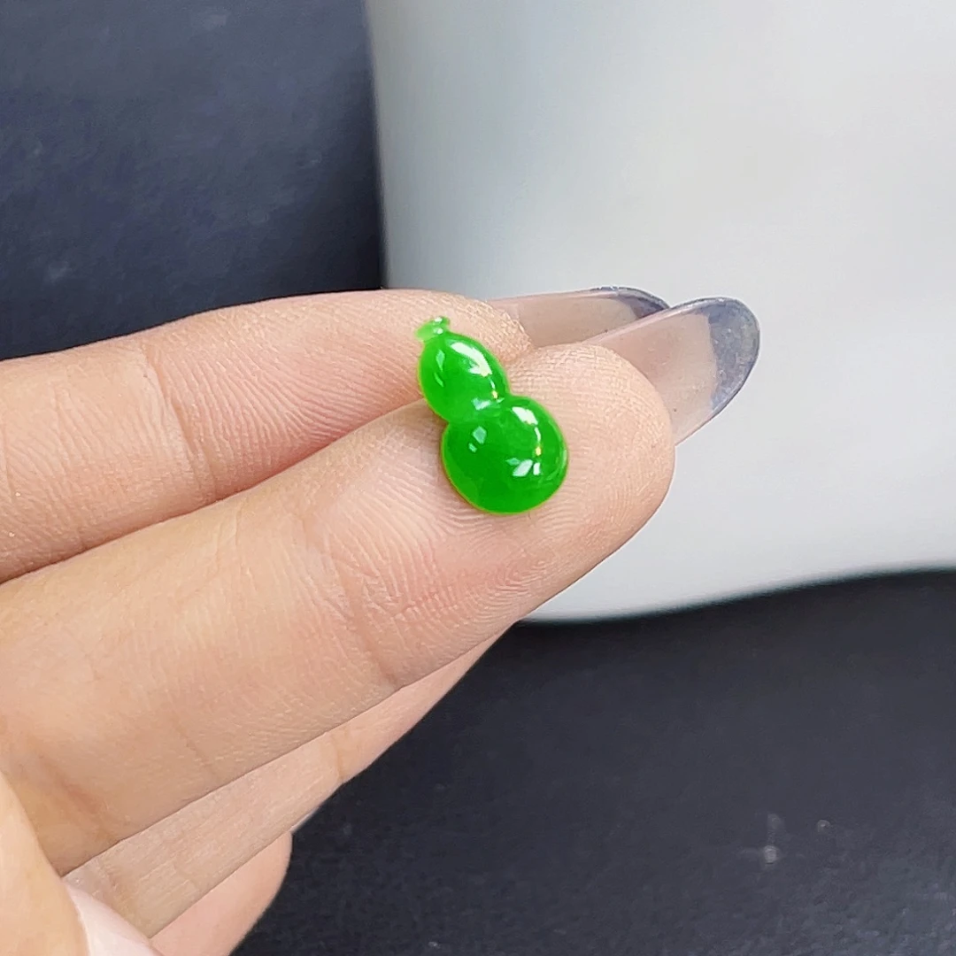 裸石翡翠ZY0001满色正阳绿葫芦