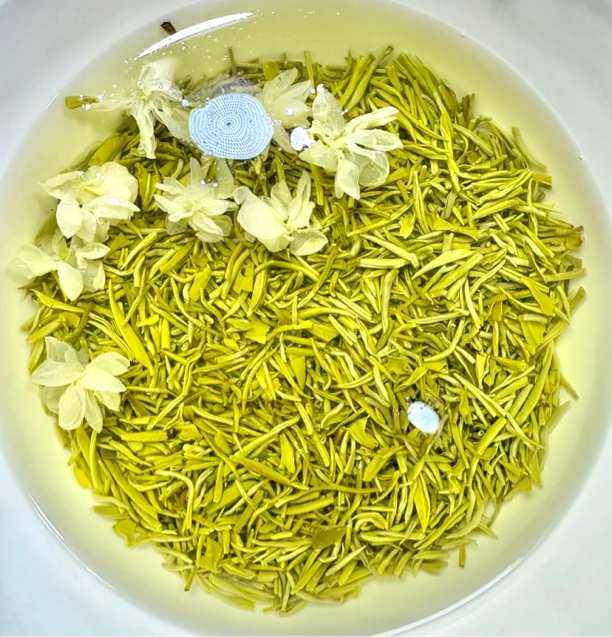 黄伊凡2025年新茶碎芽【短芽飘雪】全芽尖 花香浓 4泡