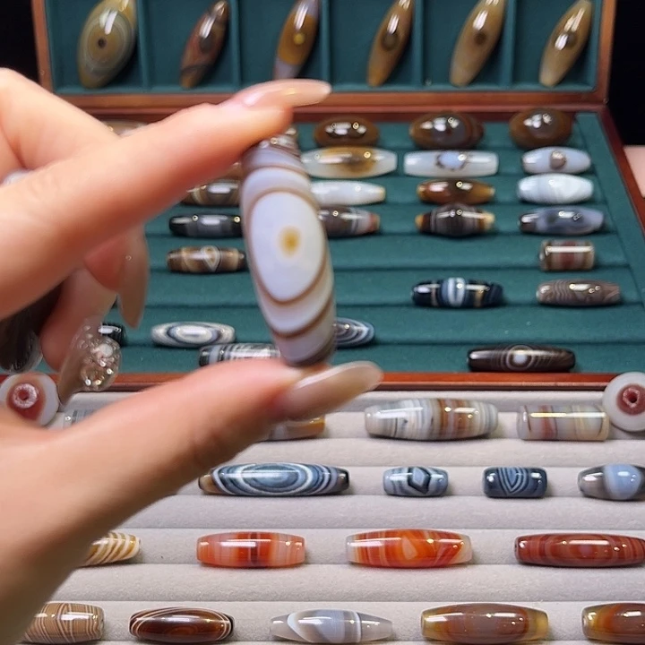 多****玛瑙/玉髓未镶嵌吊坠(赠链)