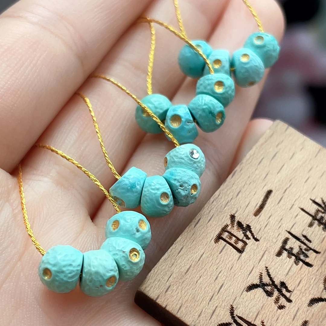 未镶嵌绿松石颈饰