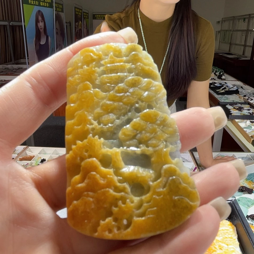 翡翠未镶嵌颈饰一