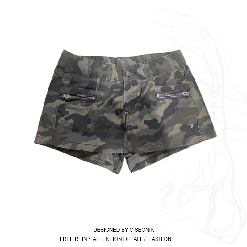 大码设计感复古水洗迷彩短裤子女2025夏美式辣妹低腰显瘦包臀裙裤