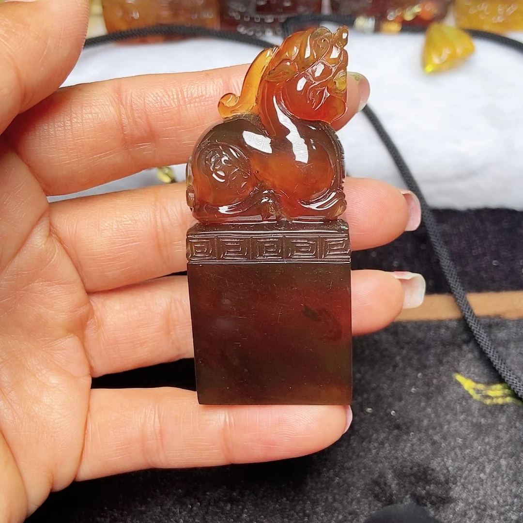 琥珀颈饰未镶嵌貔貅印章