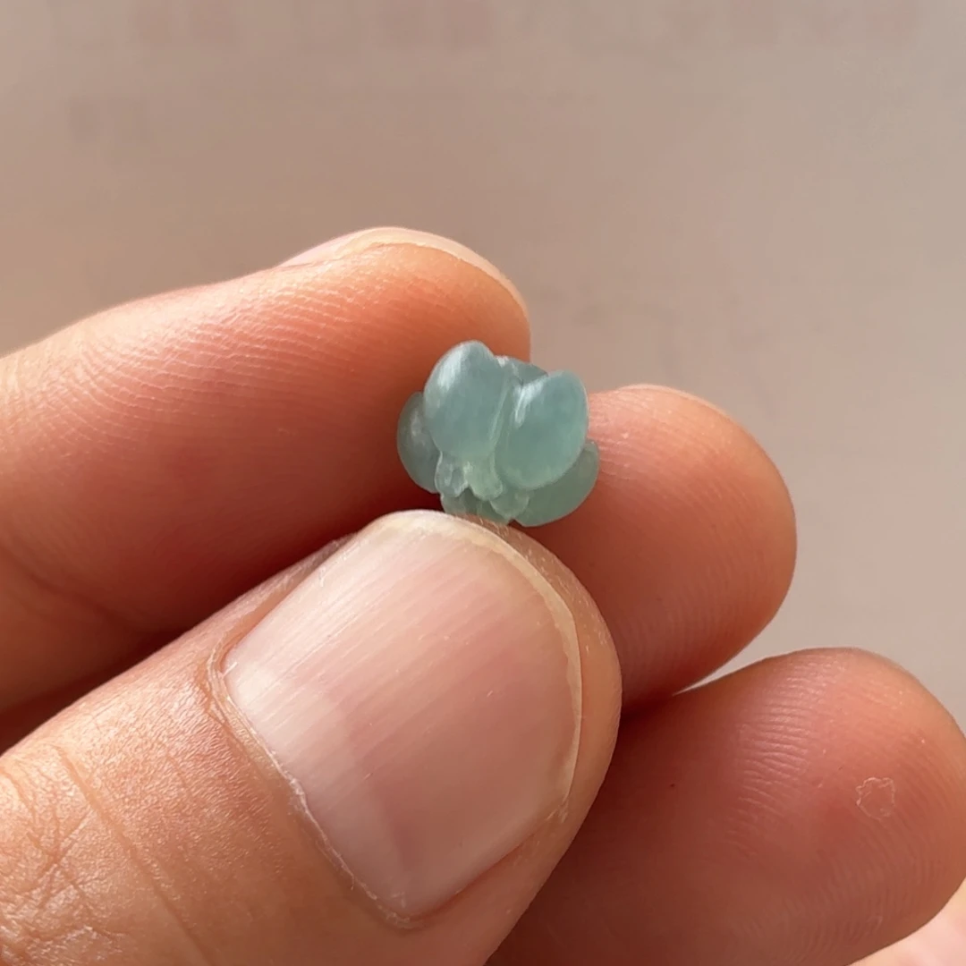 定制翡翠未镶嵌莲花