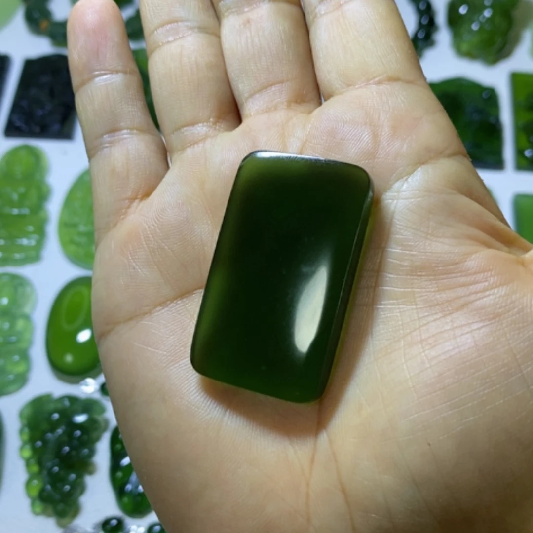 【闪购商品】未镶嵌蛇纹石玉颈饰花**忧