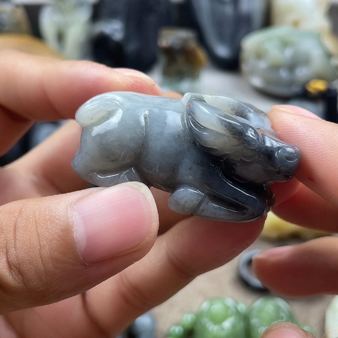 和田玉未镶嵌把件