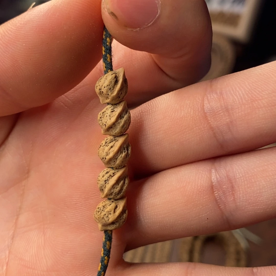 无***.吊坠柏香籽/百香籽