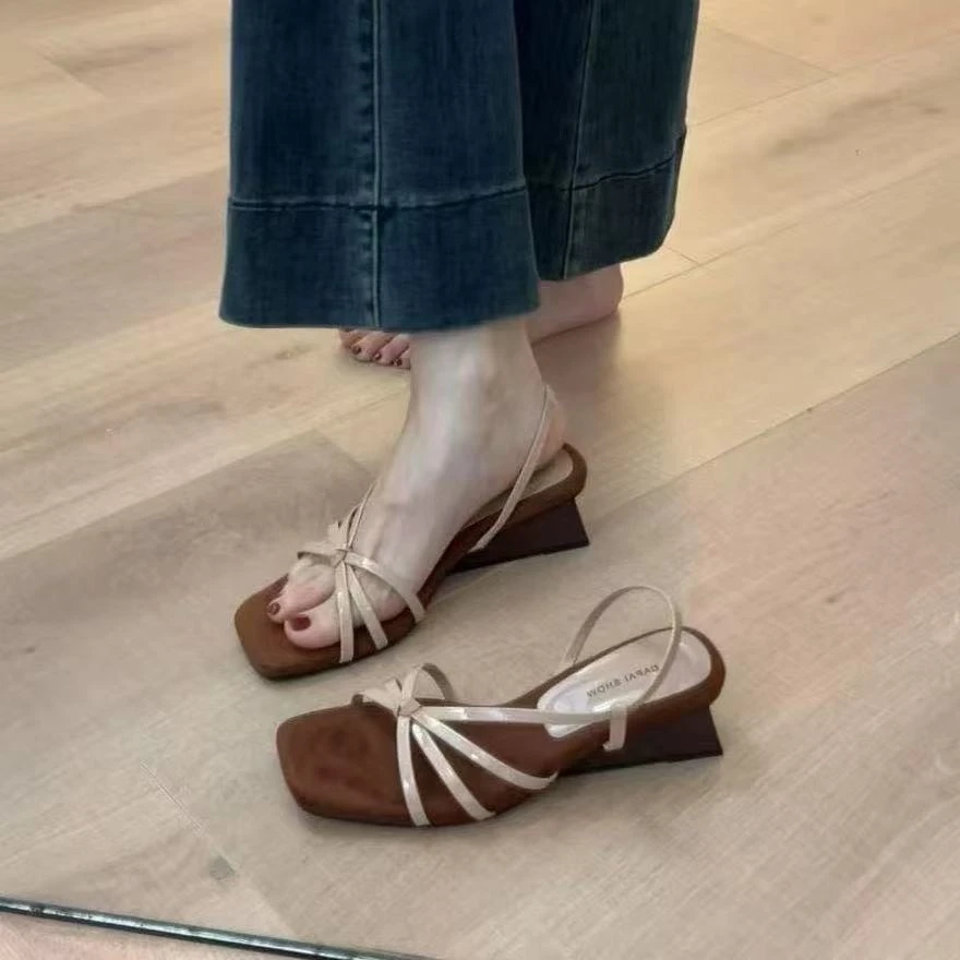 网红韩版法式气质一字带坡跟凉鞋女夏方头配裙子露趾高跟罗马凉鞋