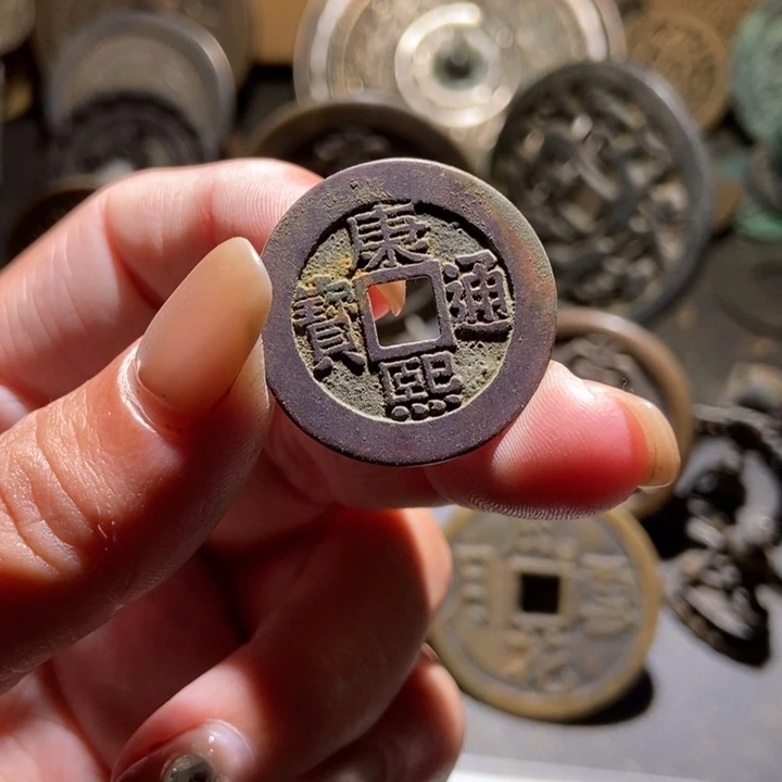 M***M铜现代工艺品仿制品