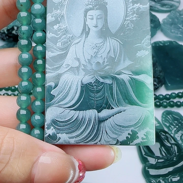 翡翠未镶嵌颈饰多样性发货天然的A货翡翠