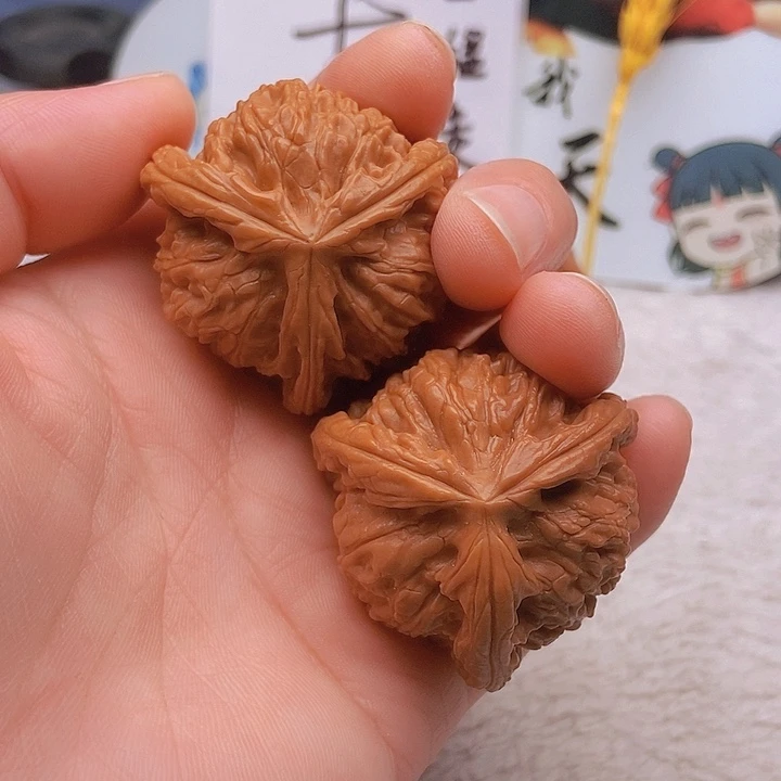 吊坠文玩核桃大***的三棱