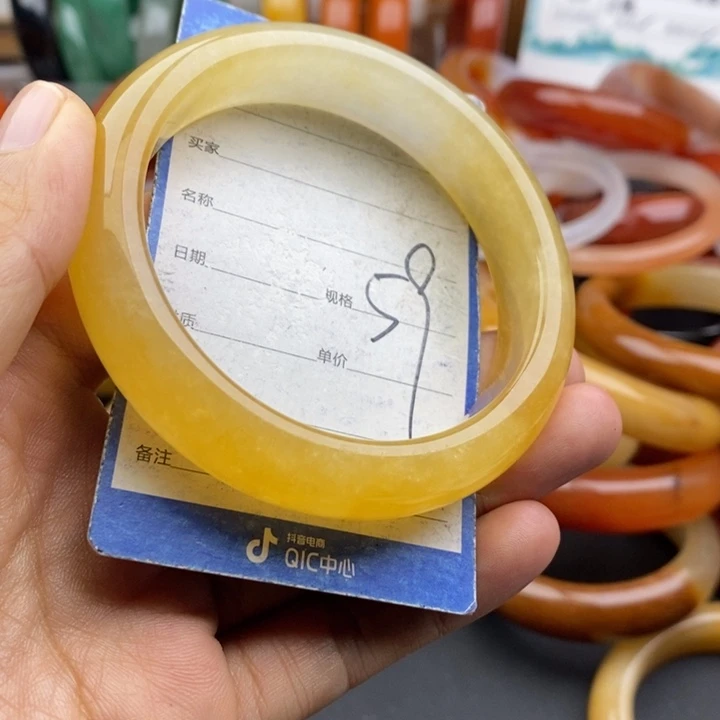 未镶嵌手镯石英质玉