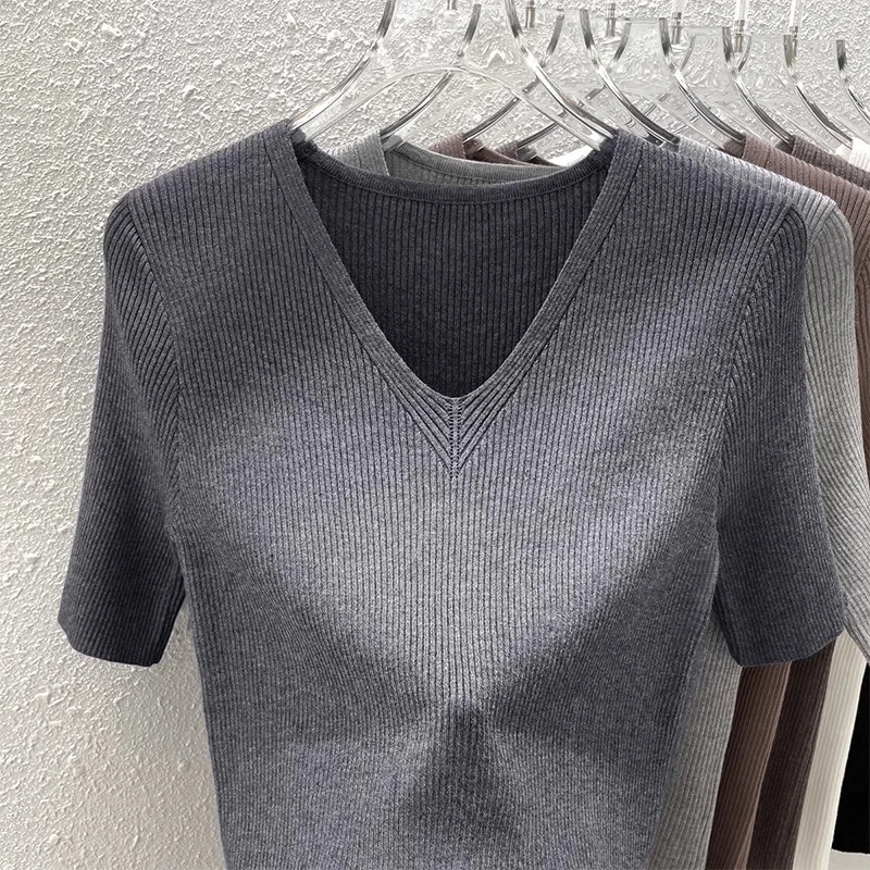 深灰色V领短袖针织打底衫女春秋修身内搭五分袖小衫高端大牌上衣