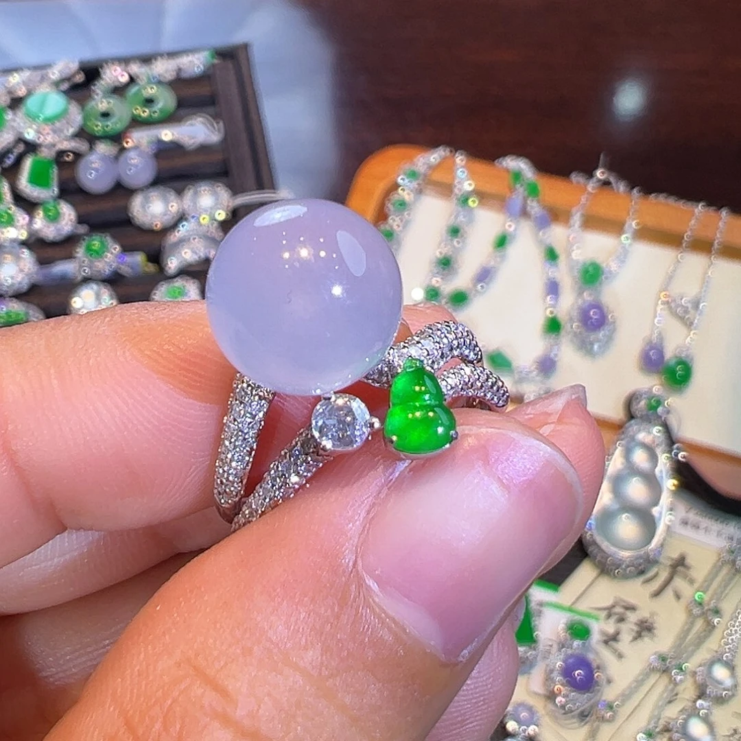 翡翠18K金镶嵌戒指