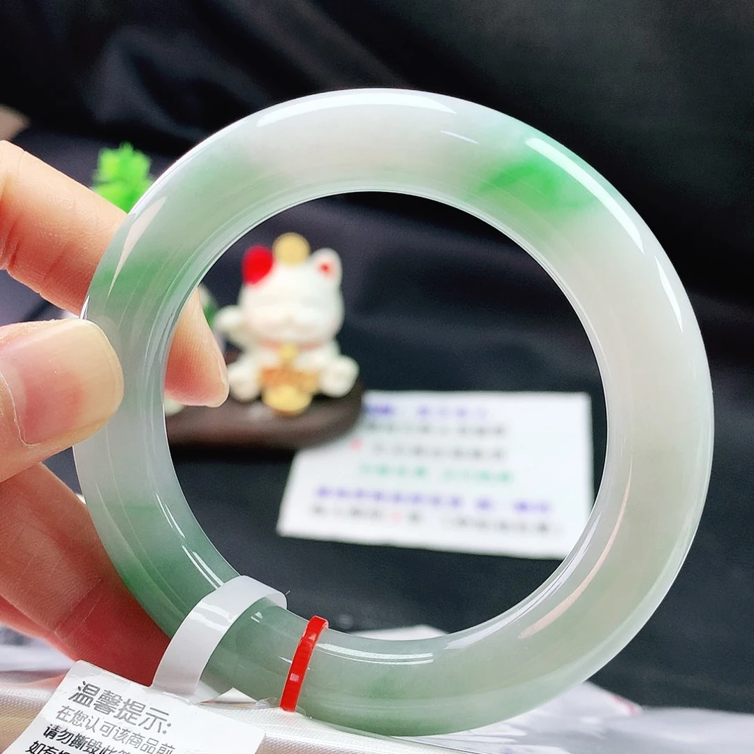 翡翠手镯未镶嵌56胖