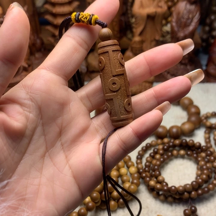 檀香木其他老山檀香手把件天珠
