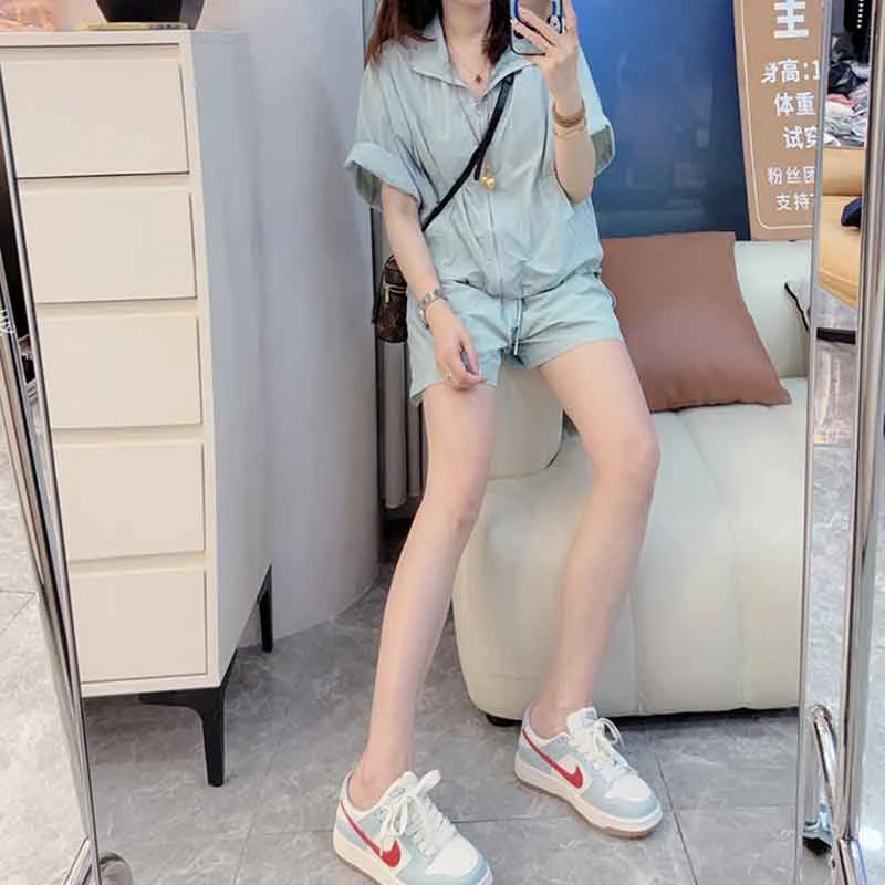 时尚运动套装女夏季穿搭一整套2025新款短袖衬衫休闲短裤两件套女
