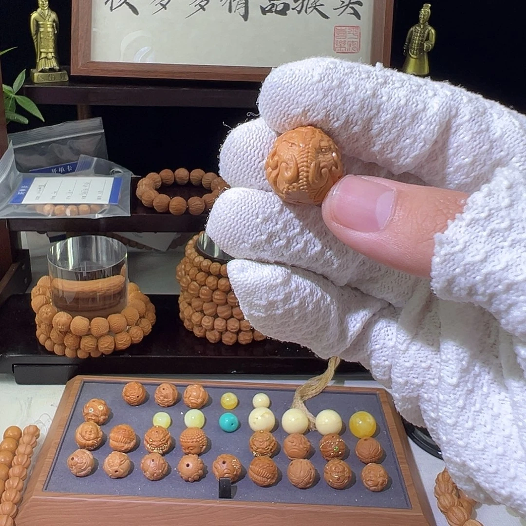 小***球吊坠猴头核桃象神雕刻