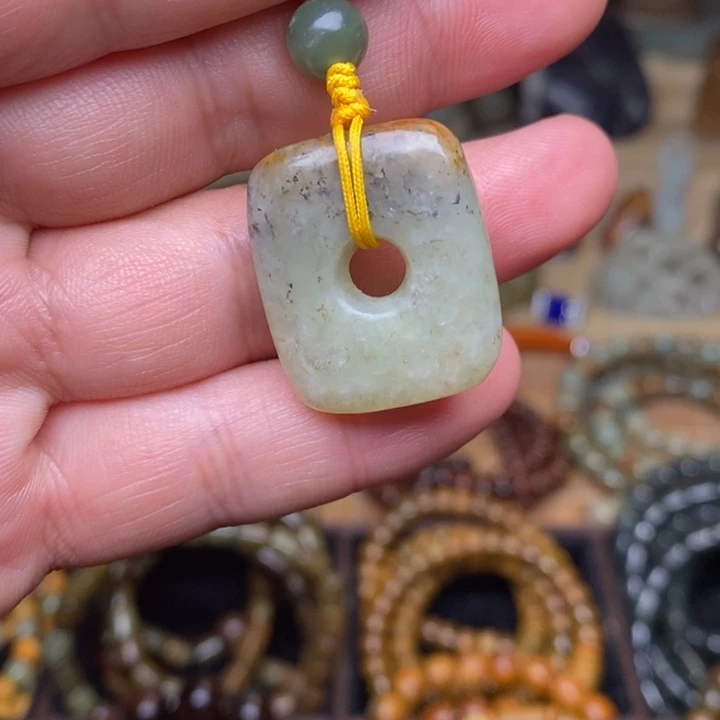 岫岩河磨玉（透闪石质玉）未镶嵌颈饰