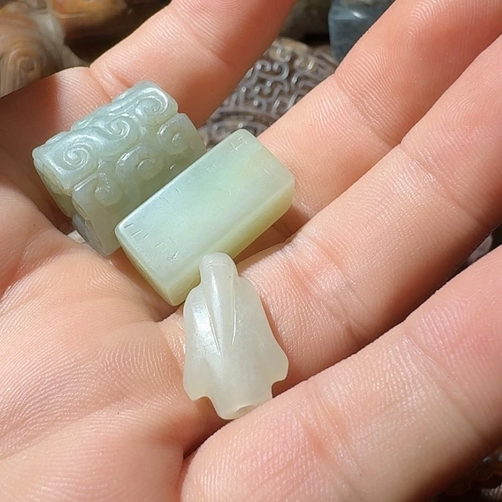 涅***槃和田玉（糖玉）未镶嵌颈饰