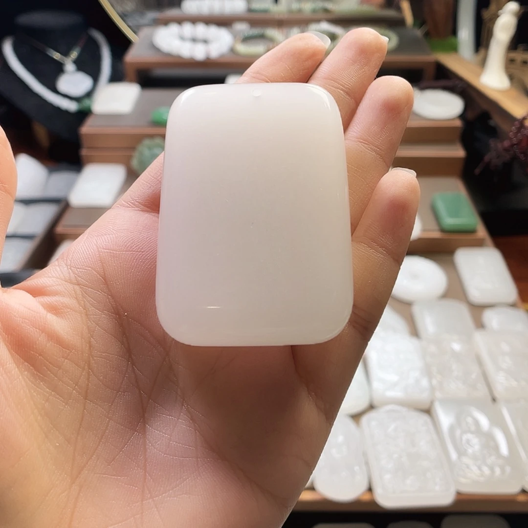 玉***鑫未镶嵌东陵石颈饰