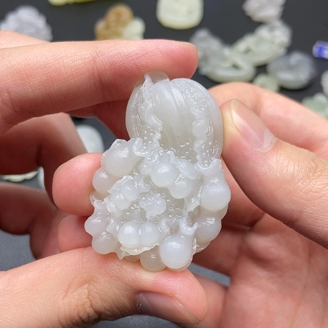 【闪购商品】和田玉未镶嵌颈饰向*花