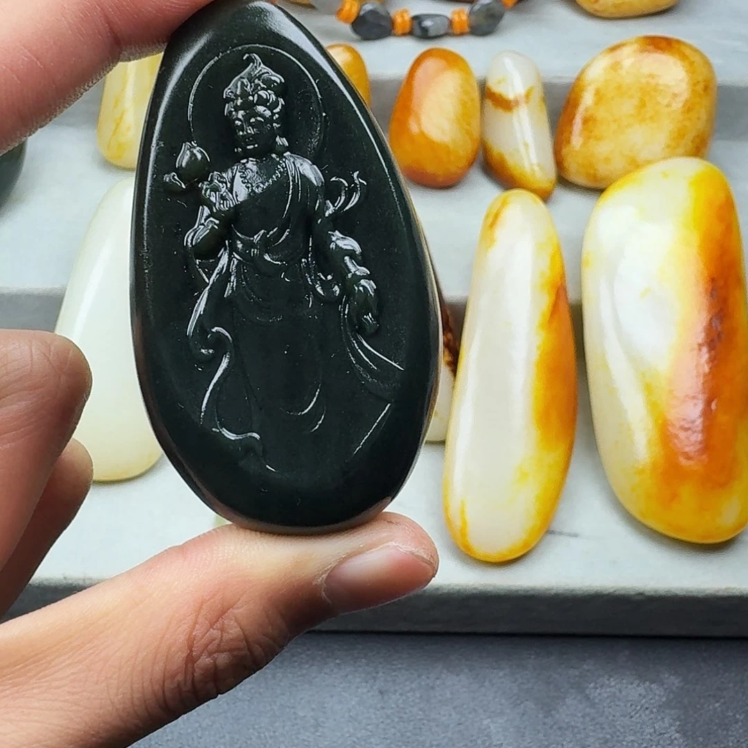 和田玉未镶嵌颈饰