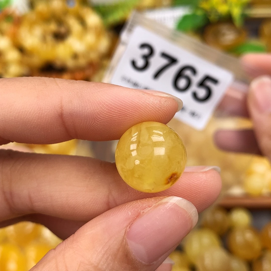 未镶嵌琥珀珠宝奇石15.5