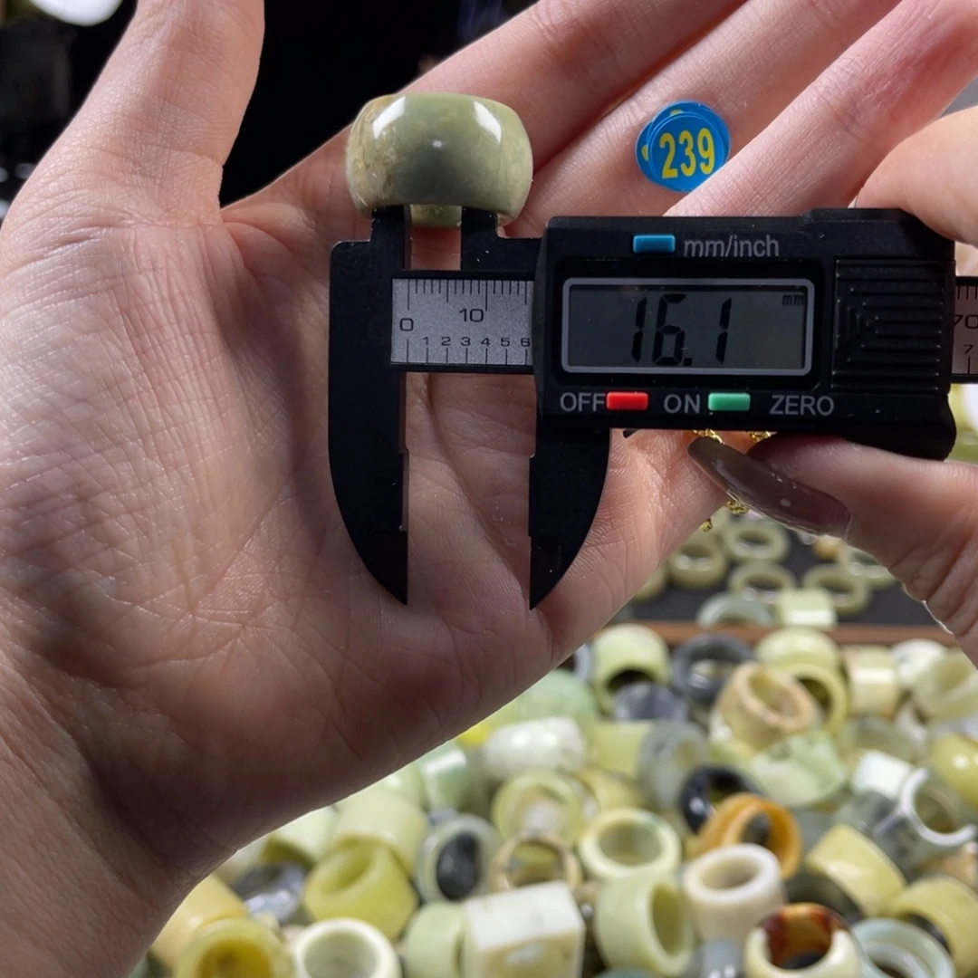 蛇纹石玉未镶嵌戒指