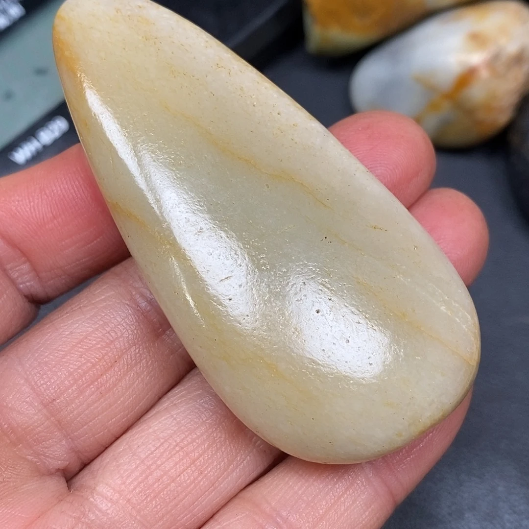 和田玉未镶嵌珠宝奇石