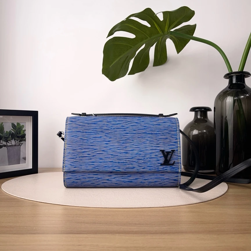 95新 LouisVuitton/路易威登 Clery /单肩包/3199