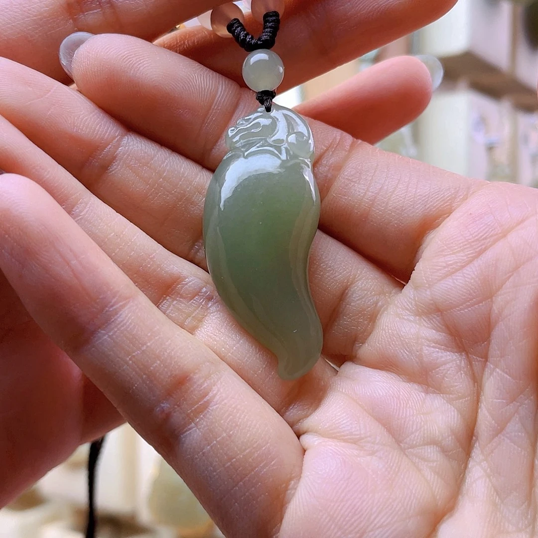 和田玉吊坠(赠链)未镶嵌亿**气