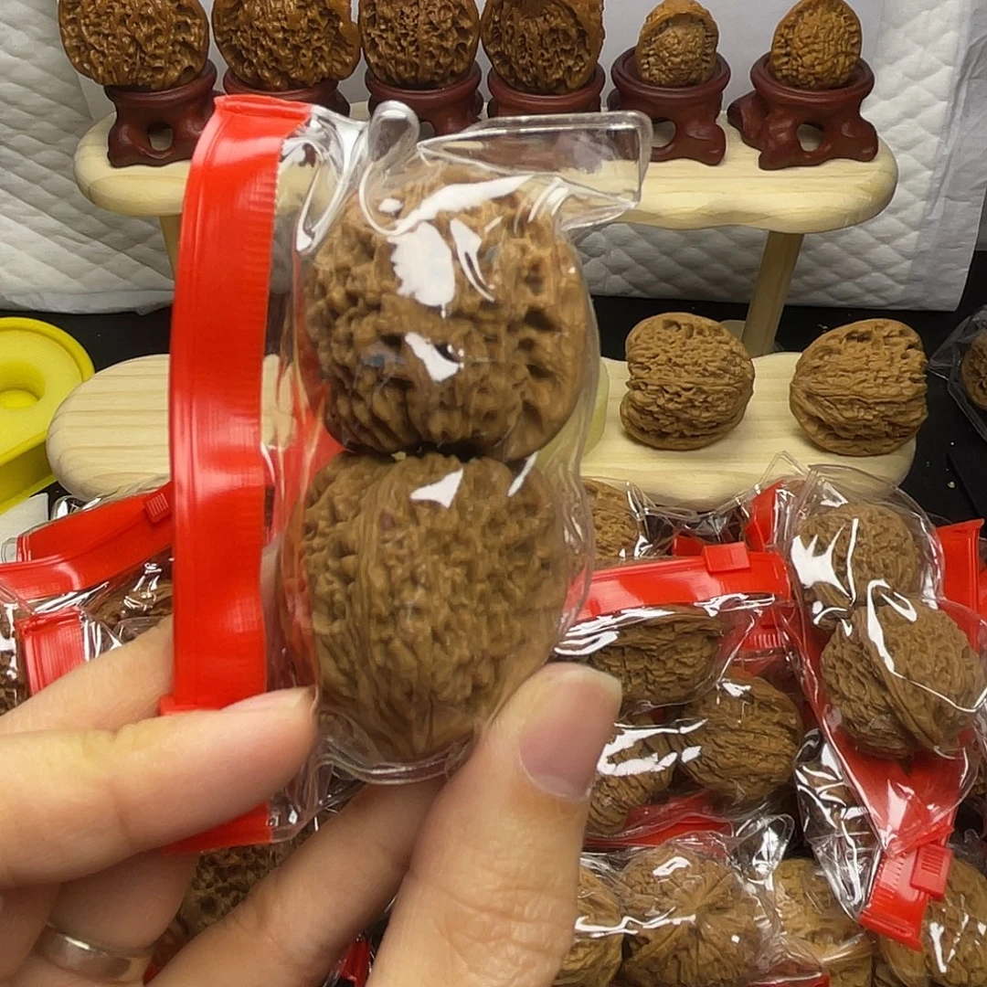 把件文玩核桃南疆小对儿手把件