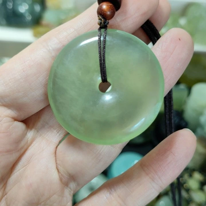 岫玉未镶嵌平安扣