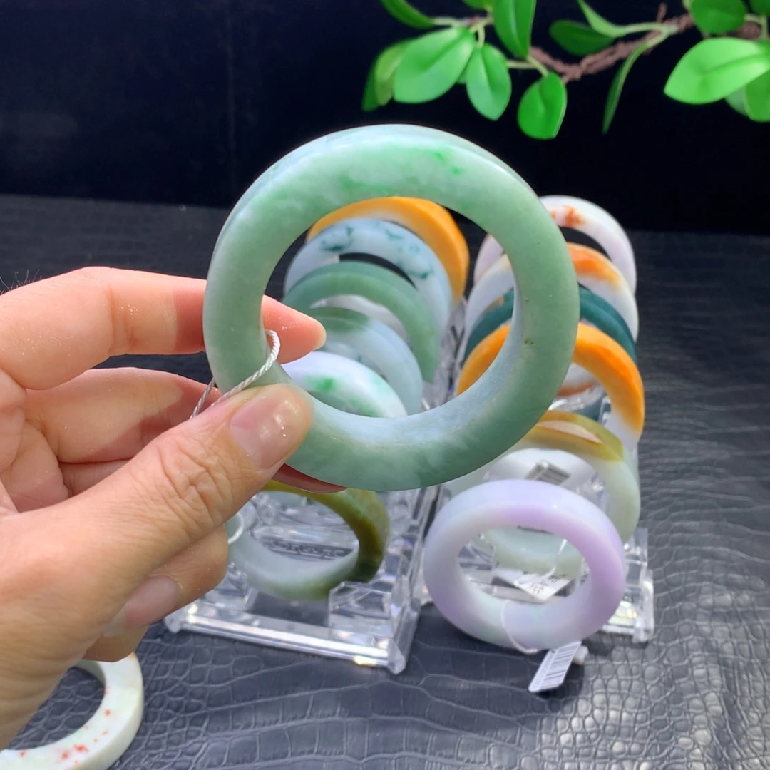 定制翡翠未镶嵌手镯定制