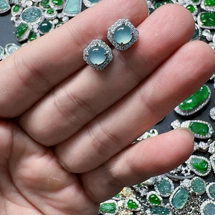 翡翠颈饰未镶嵌天然A货翡翠放漏