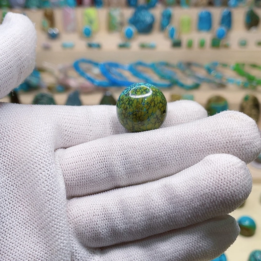 绿松石未镶嵌颈饰