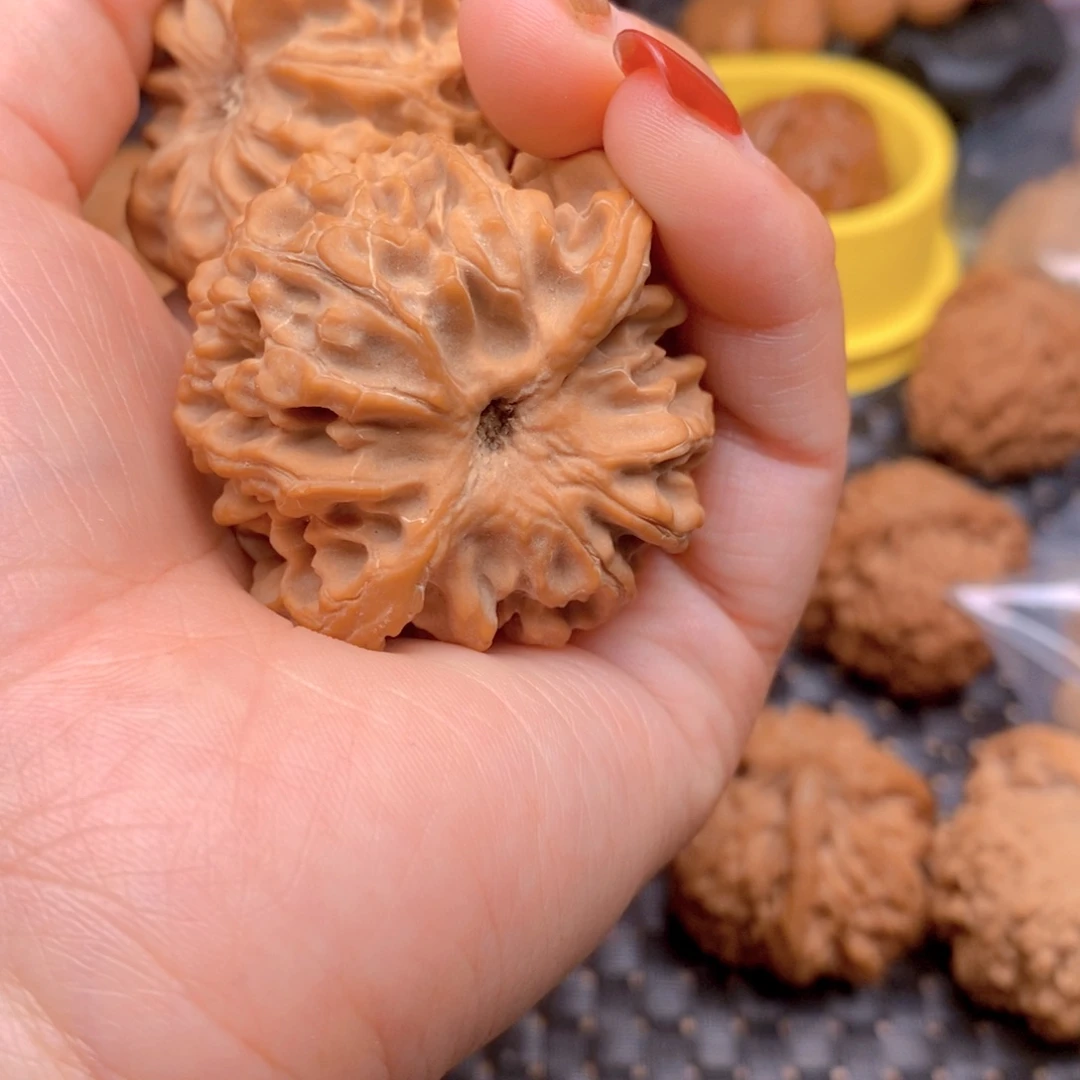 桃核吊坠随**流文玩核桃