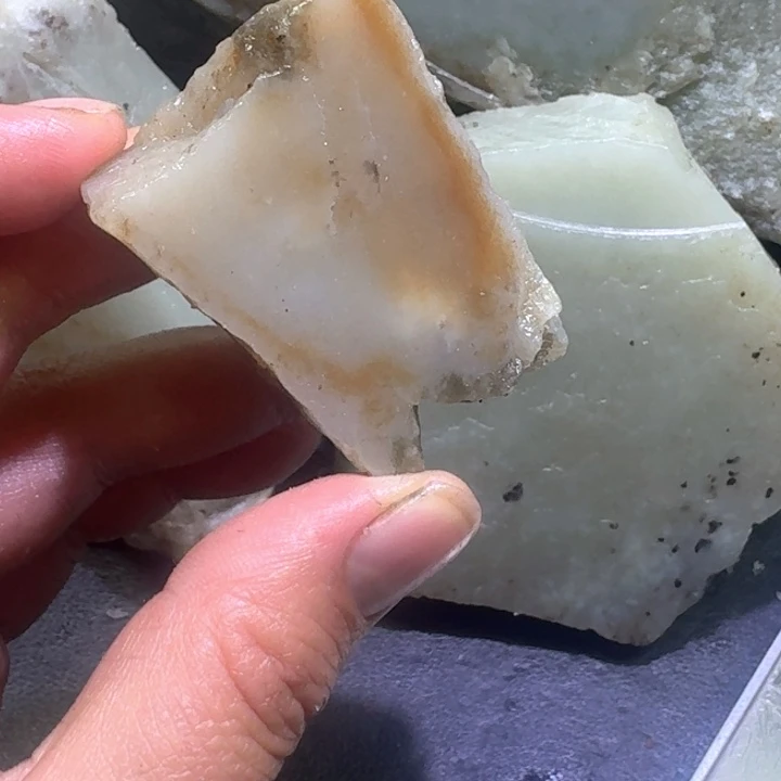 和田玉未镶嵌珠宝半成品
