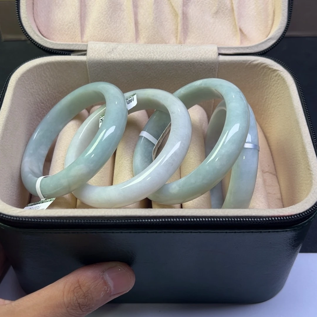 翡翠未镶嵌颈饰多样性拍一发一缅甸翡翠手镯货头